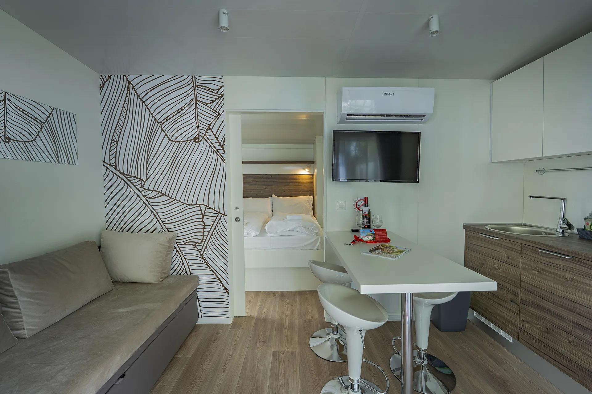 Moderner Wohnbereich im Mobilheim am Camping Resort Riegersburg